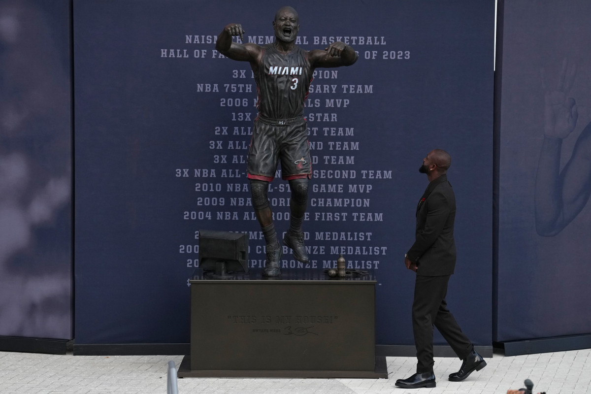 Dwyane Wade’s Statue Goes Viral After Miami Heat Unveiling