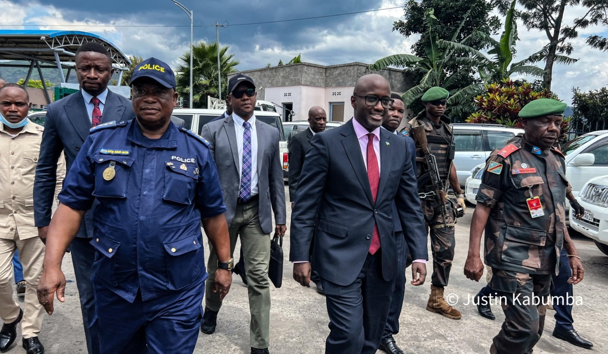 Rwanda, DR Congo Foreign Ministers Meet at Border to Discuss Security