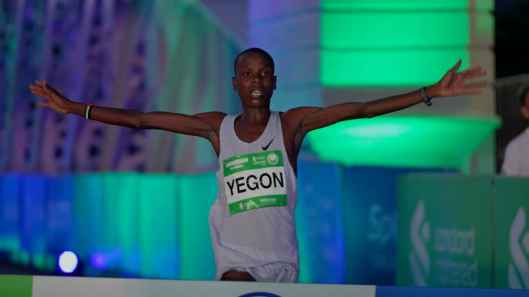 Kenya’s Yegon, Ethiopia’s Jifar Win Singapore Marathon