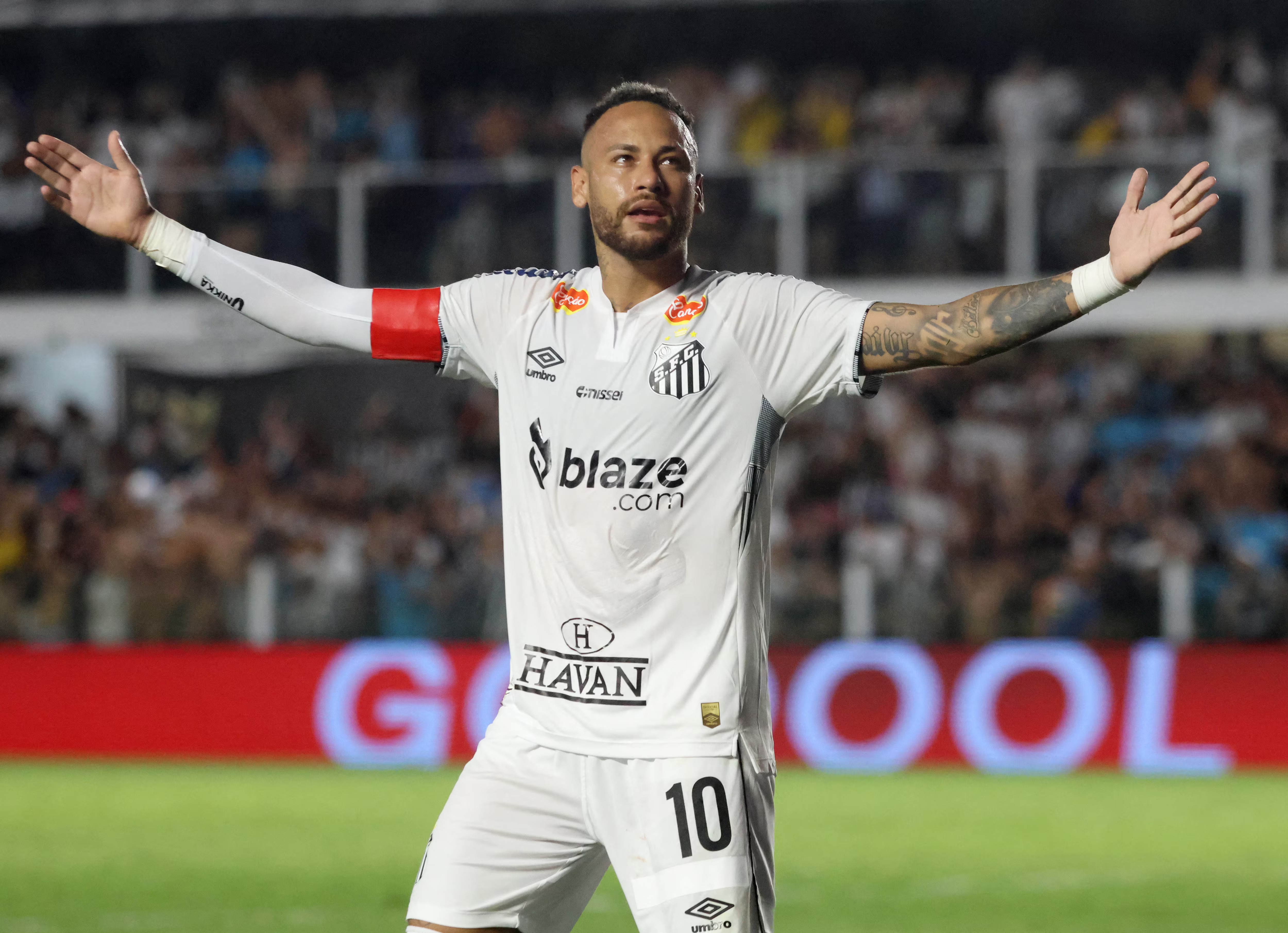 Neymar Scores First Goal Since Return to Santos After Yearlong Injury Absence