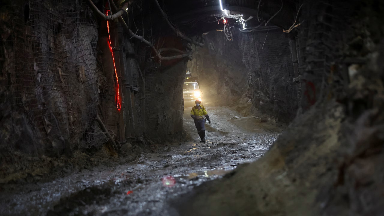 Gold Fields to Acquire Gold Road for $2.4 Billion Amid Surge in Gold Prices
