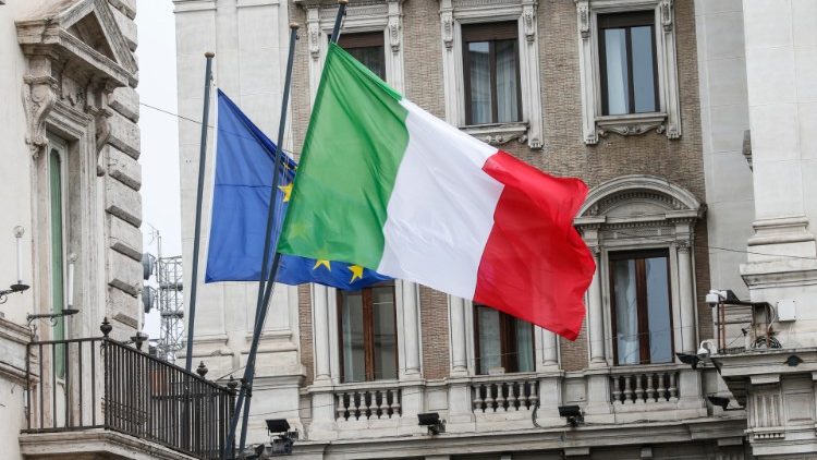 Italy to Issue 500,000 Work Permits to Non-EU Workers